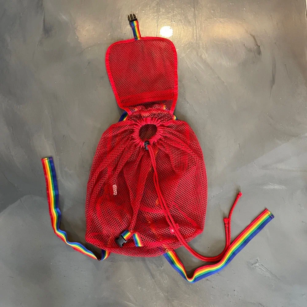 VTG Mossimo Red Mesh Backpack Rainbow Straps Drawstring Festival Concert Bag‎